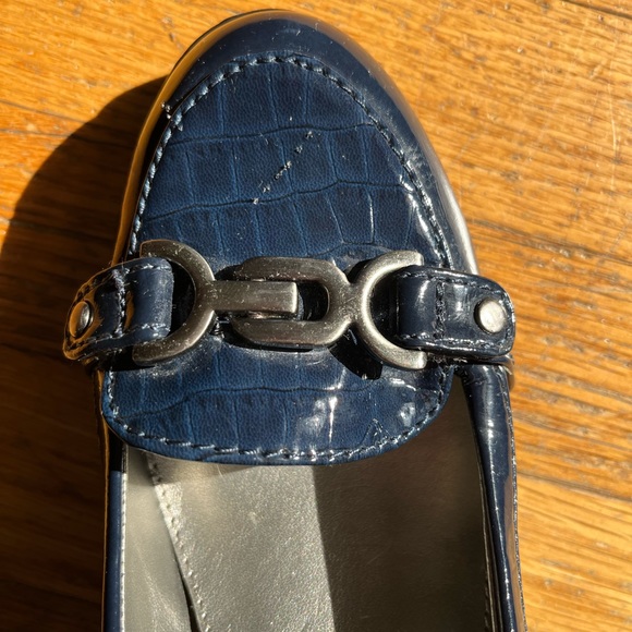 Bandolino midnight blue heeled loafer with silver accents - Picture 6 of 6